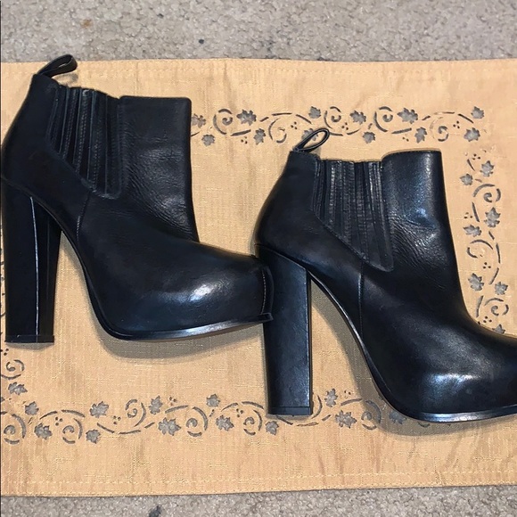 ✨Steve Madden Platform slip on booties - Picture 5 of 6